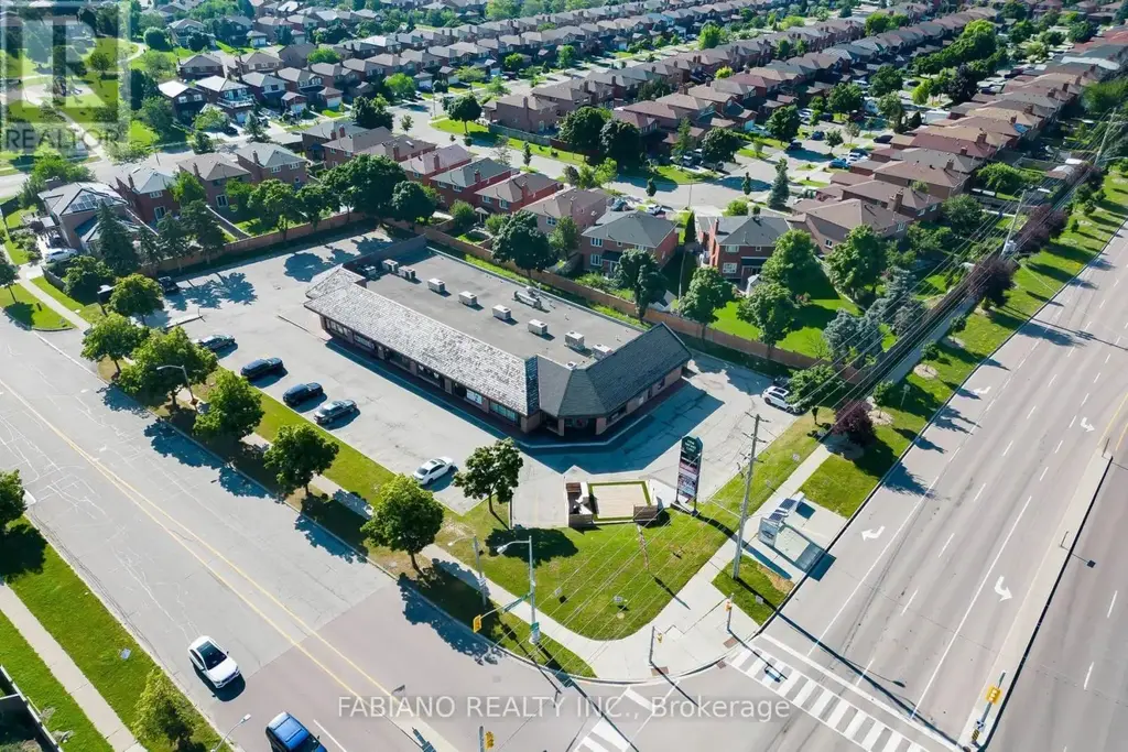 4 - 1 Nickel Gate, Vaughan (West Woodbridge)